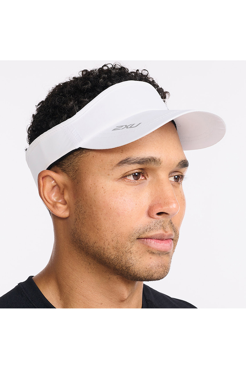 Купить козырек для бега 2XU Run Visor (UQ5686f) в интернет-магазине  ru.2xu.com