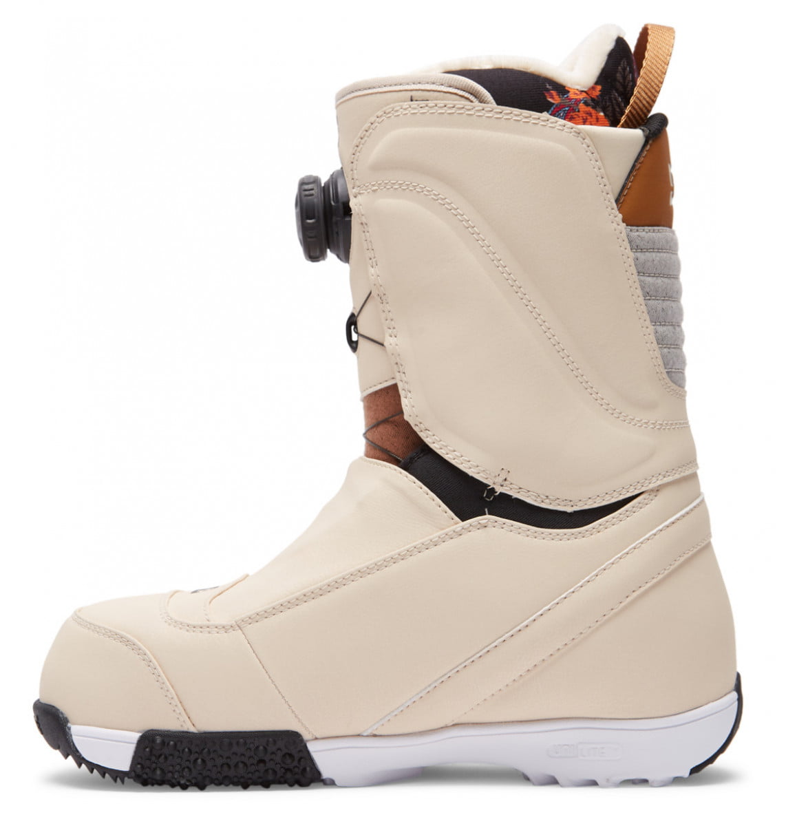 Купить женские сноубордические ботинки DC SHOES Mora BOAX бежевый от DC ...