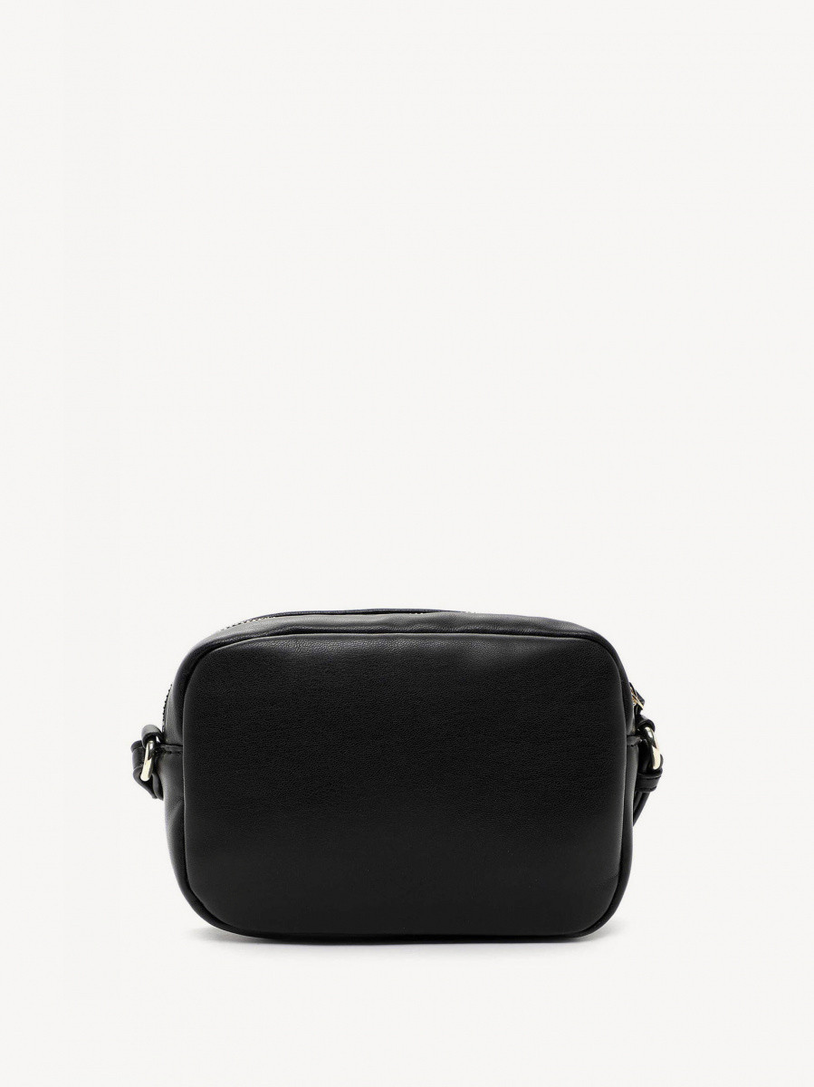 Michelle    S  32440,100