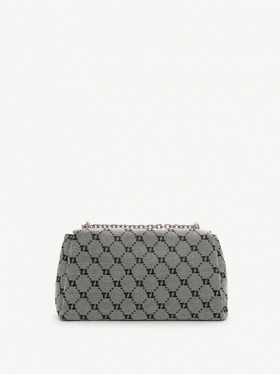Clarice    M  33412,800