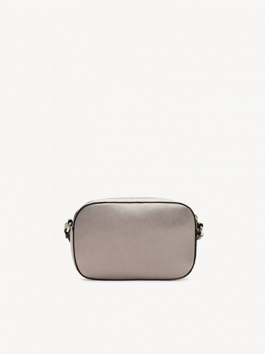 Anja    S   33010,833