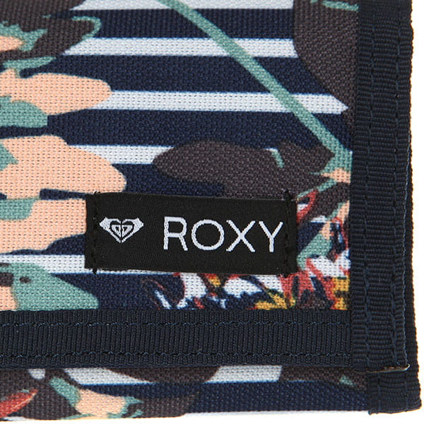 .///  Roxy Small Beach