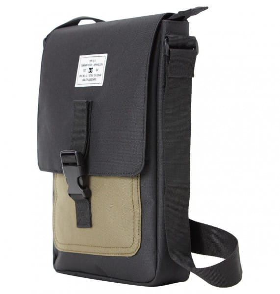 .//  /    - DC Explorer Satchel
