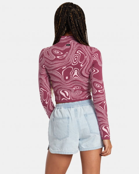.//  /   Apres Sweater