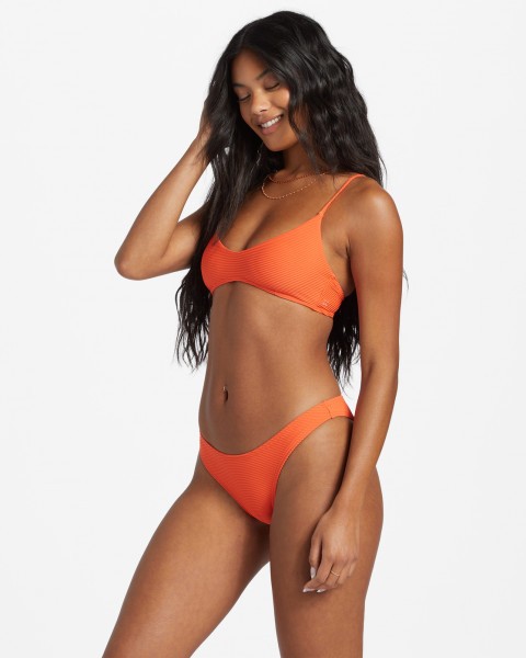 ./ //    Tanlines