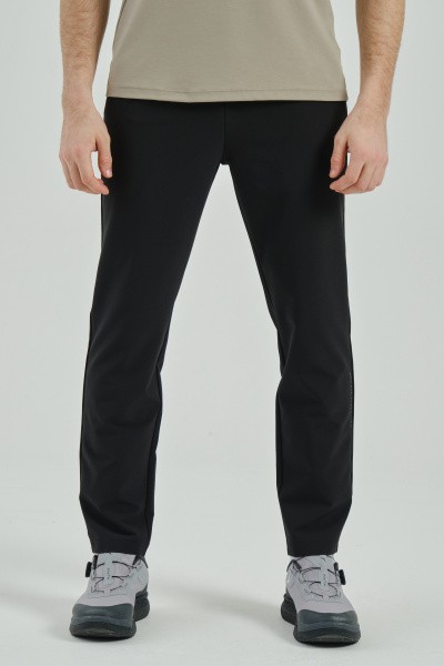   Pants bar