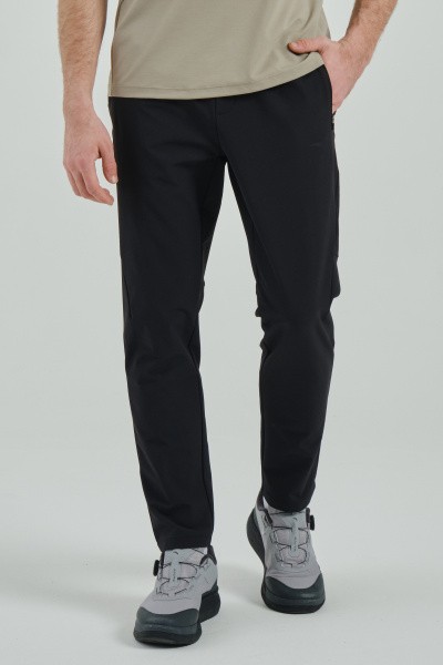   Pants bar