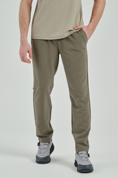   Pants bar
